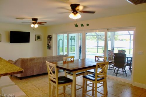 3752 2nd Ave, Cape Coral FL  33904-4807 exterior