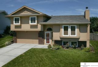 15482 Spencer St, Omaha, NE 68116-6139