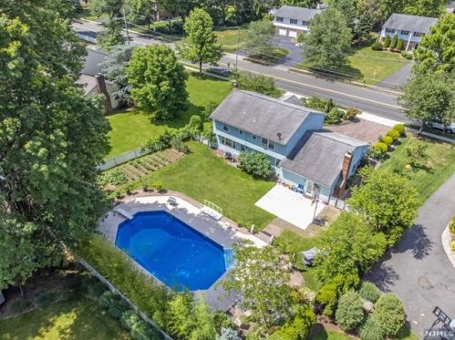 159 Knoll Rd, Boonton, NJ 07005-9621