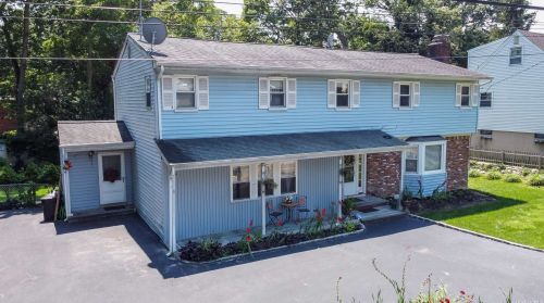 66 Teed St, Huntington Station, NY 11746-4332