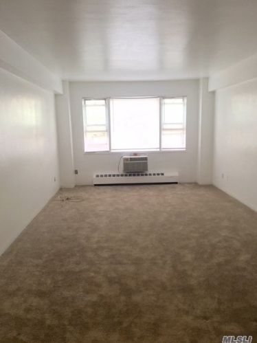 160-10 89th Ave, Jamaica, NY 11432-2410