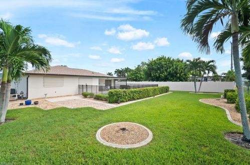 336 34th St, Cape Coral, FL 33904-4838