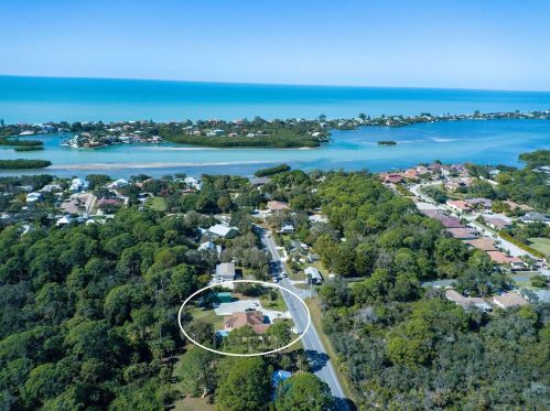 519 Laurel Rd, Nokomis FL  34275-5243 exterior