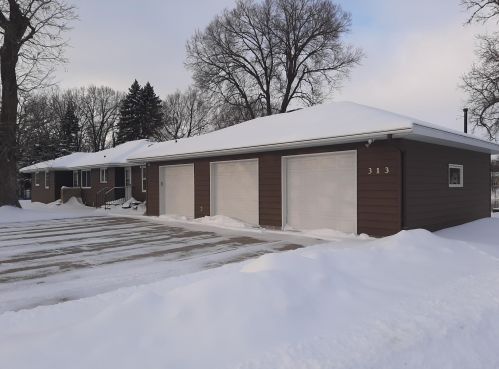 313 Riverview Dr, Monticello, MN 55362-8616
