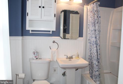 128 Chestnut Ave, Camden NJ  08107-2207 exterior