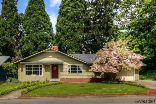 515 Main St, Silverton, OR 97381-1746