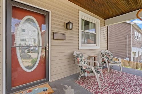 704 Scott Ave, Jeannette, PA 15644-1650