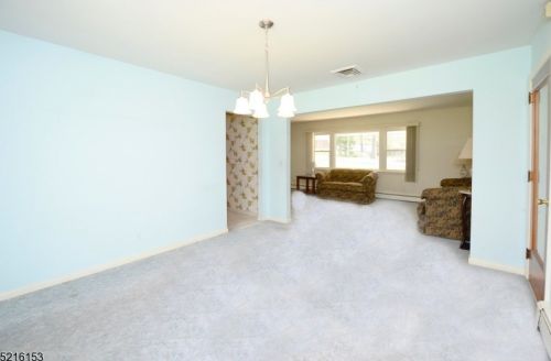 683 Squaw Brook Rd, Paterson NJ  07508-3004 exterior