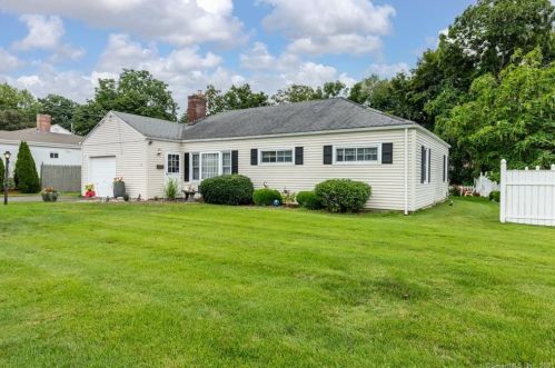 46 Conway Rd, Manchester, CT 06042-3304