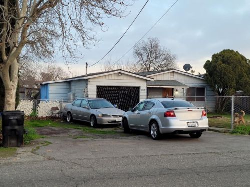 6814 24th St, Rio Linda, CA 95673-2802
