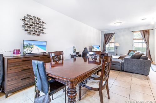 1121 147th Ter, Hollywood FL  33027-6182 exterior