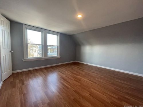 28 Bell St, Bridgeport CT  06610-2716 exterior