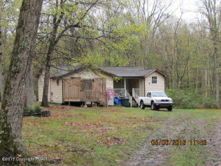 124 Maple Dr, Cresco, PA 18326-7785