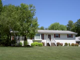 951 Lincoln Ave, Walnutport, PA 18088-1122