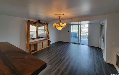 14-11 Cross Bay Blvd, Far Rockaway NY  exterior