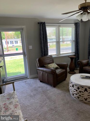 413 Audubon Ave, West Deptford NJ  08086-2519 exterior