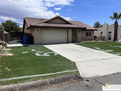 10626 San Pablo Rd, Desert Hot Springs, CA 92240-2532