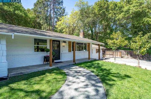 392 Moraga Way, Orinda CA  94563-3805 exterior