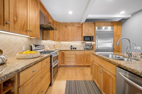 145 3rd St, Encinitas CA  92024-3208 exterior