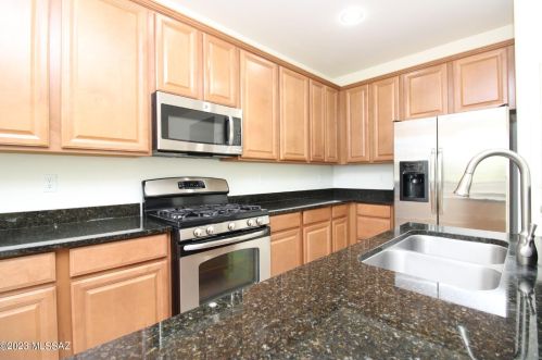 7556 Evening Wind Dr, Tucson AZ  85757-8584 exterior