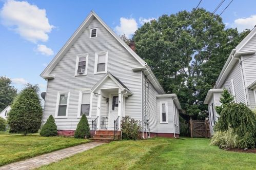 25 Laurel St, Whitman, MA 02382-2435