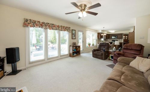 1246 Jarvis Ln, Lansdale PA 19446-6515 exterior