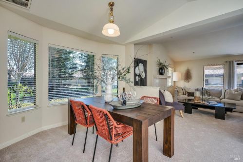 41 Fountain Grove Cir, Fairfield CA  94558-2483 exterior