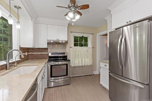 2688 Crompond Rd, Yorktown Hgts NY  10598-3130 exterior