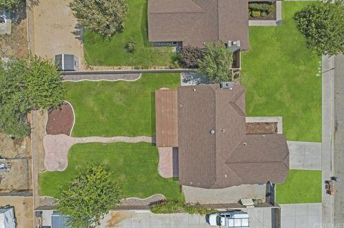 2817 Avenue, Lancaster CA  exterior