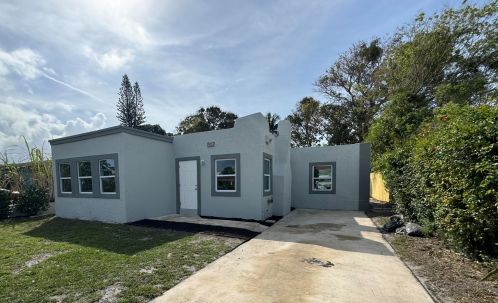 512 Revere Rd, West Palm Beach, FL 33405-3626