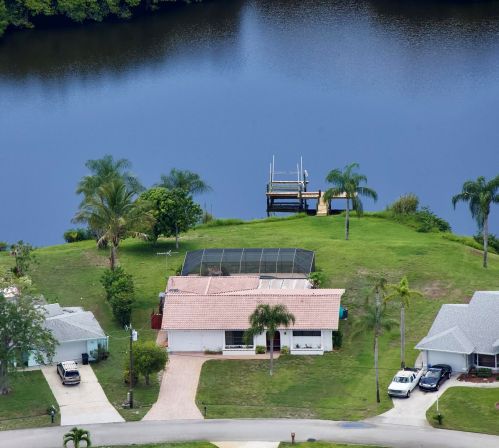 1075 Coral Reef St, Fort Pierce, FL 34983-2717