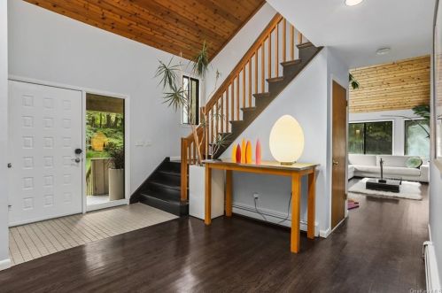 2 Spring Hill Ln, Lewisboro, NY 10590-1900