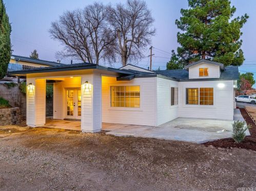 143 Vine St, Lake Nacimiento CA  93446-3736 exterior