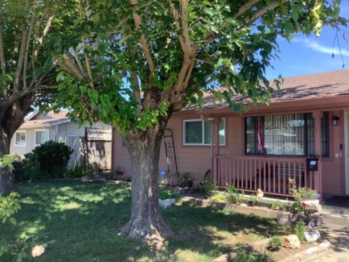 545 Smokewood Dr, Santa Rosa, CA 95407-7587
