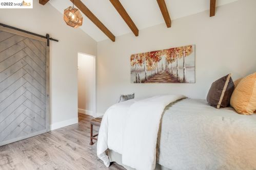 721 45 St, Oakland CA 94609-1802 exterior