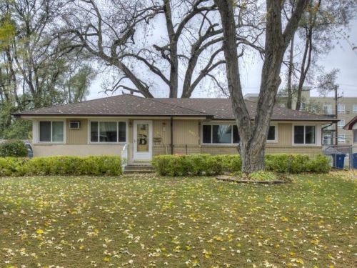 5926 4th St, Minneapolis, MN 55432-5517