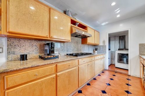 17119 Saticoy St, Van Nuys CA 91406-2146 exterior