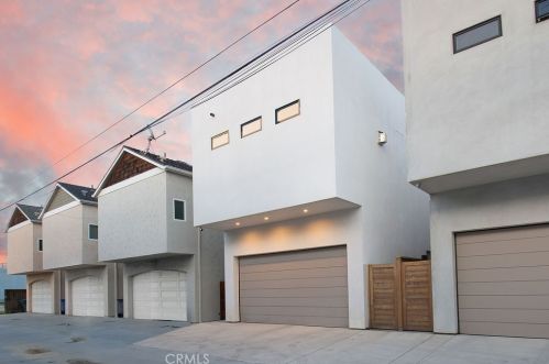 231 Seal Beach Blvd, Seal Beach CA  90740-2633 exterior