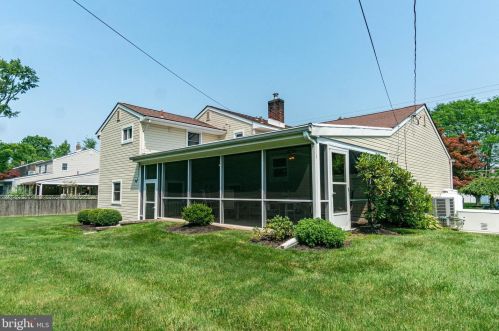 1113 Roeloffs Rd, Yardley PA  19067-4514 exterior