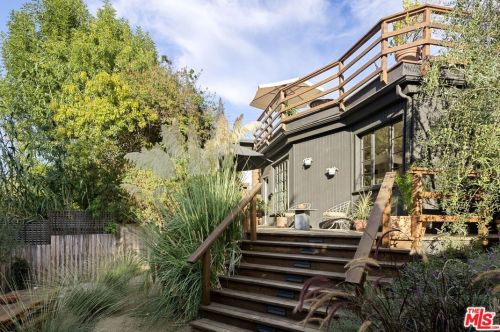 19751 Grand Vw Dr, Topanga CA  90290-3313 exterior