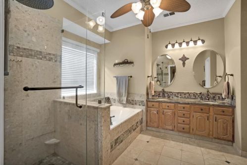 6111 Arlington Dr, Frisco TX 75035-2835 exterior