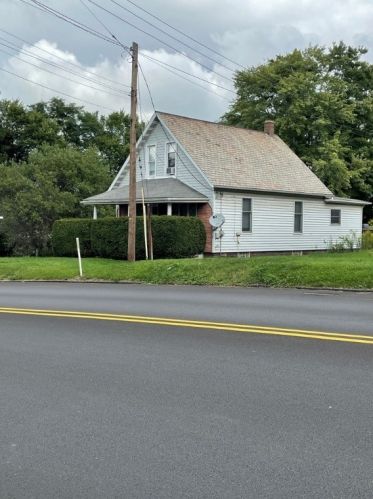 631 Main St, Slippery Rock, PA 16057-1254