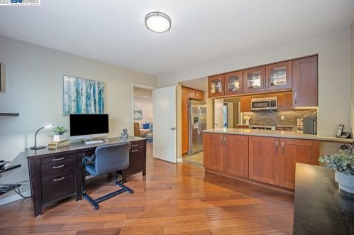 5230 Riverdale Ct, Pleasanton CA  94588-3759 exterior