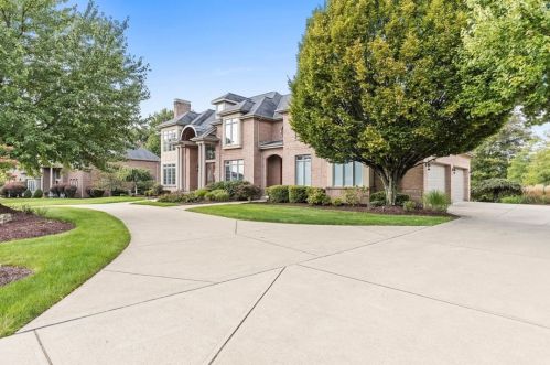 716 Parkview Dr, Gibsonia, PA 15044-6131