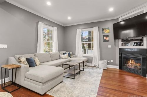 29 Douglas Ave, Stamford, CT 06906-1306