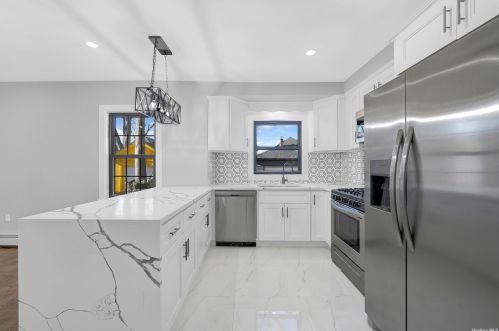 110-46 213th St, Jamaica, NY 11429-1033
