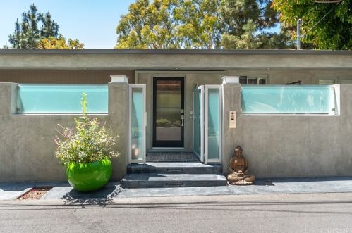 13235 Cheltenham Dr, Van Nuys, CA 91423-4903