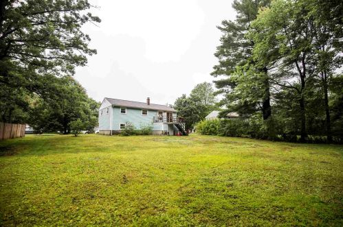 9 Mulberry Rd, Salem NH  03079-3801 exterior