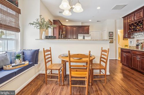 7204 Little Thames Dr, Gainesville VA  20155-4021 exterior