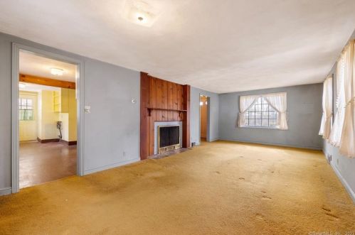 56 Weir St, Glastonbury, CT 06033-2710